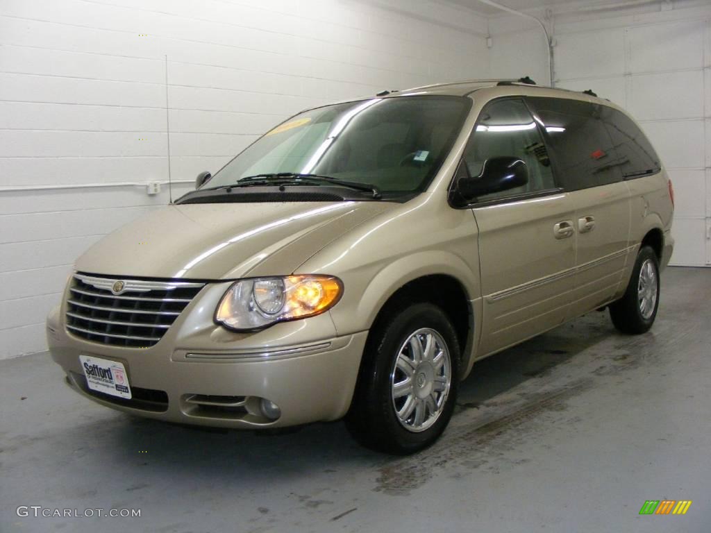 2006 Town & Country Limited - Linen Gold Metallic / Dark Khaki/Light Graystone photo #1