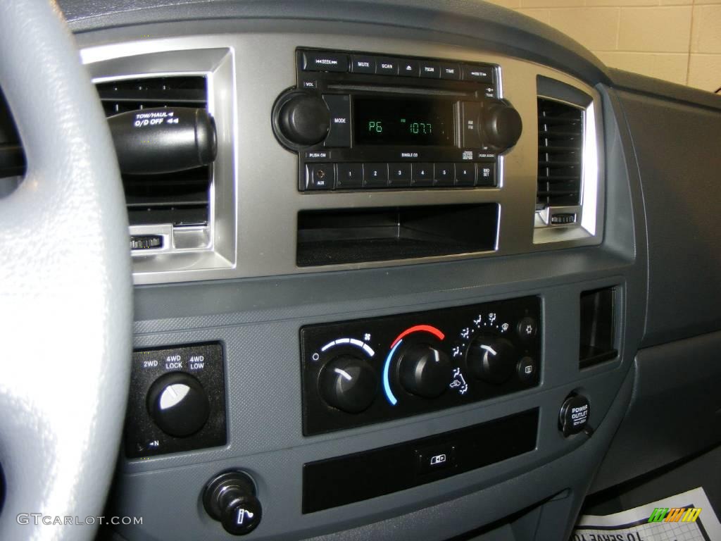 2008 Ram 1500 Big Horn Edition Quad Cab 4x4 - Bright White / Medium Slate Gray photo #23