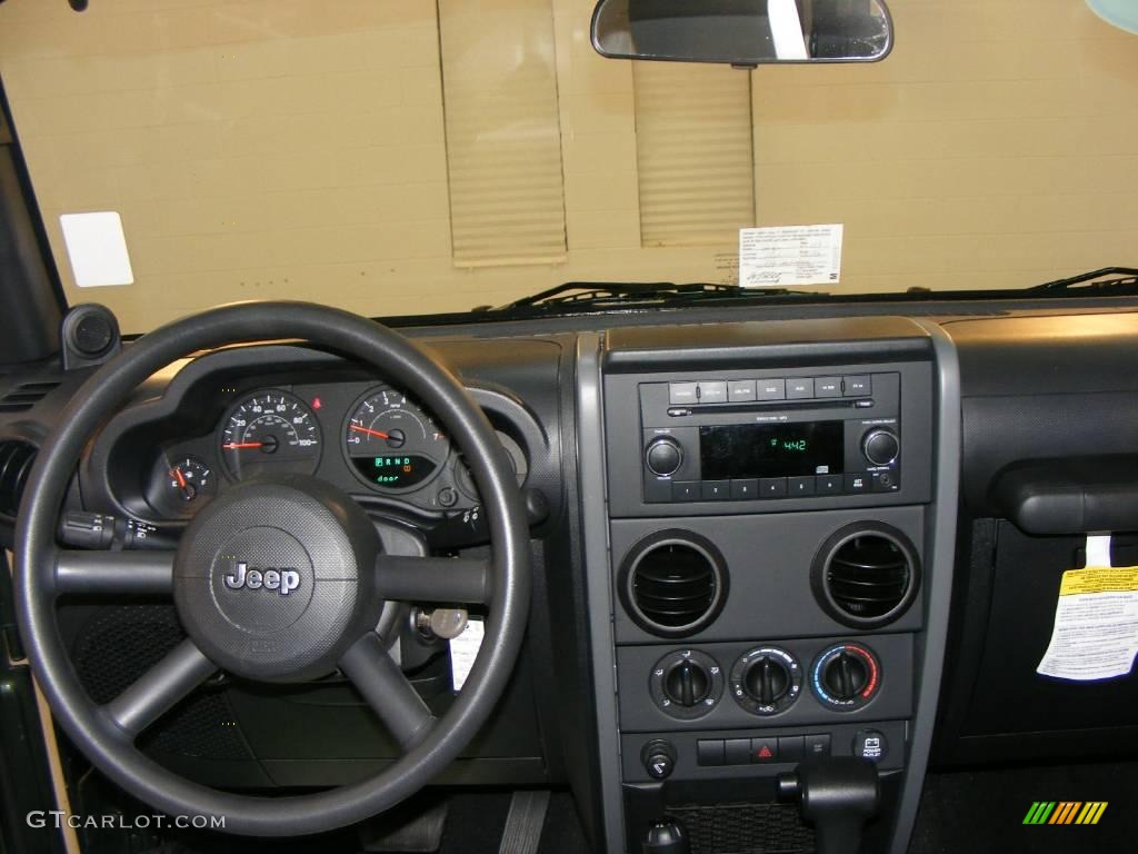 2009 Wrangler X 4x4 - Jeep Green Metallic / Dark Slate Gray/Medium Slate Gray photo #9