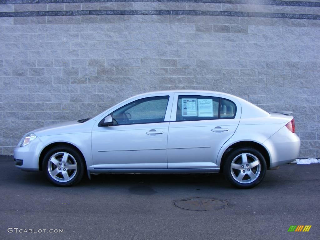 2005 Cobalt LS Sedan - Ultra Silver Metallic / Gray photo #8