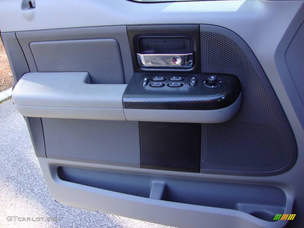 2006 F150 XLT SuperCrew - Black / Medium/Dark Flint photo #28