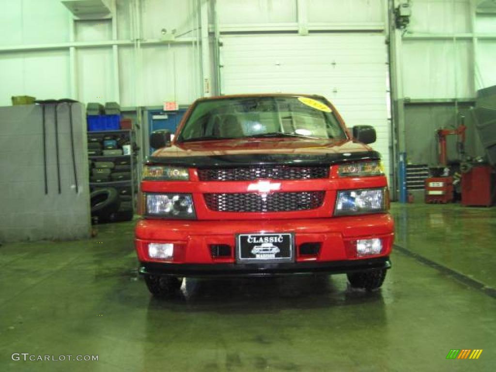 2004 Colorado LS Regular Cab - Victory Red / Medium Dark Pewter photo #2