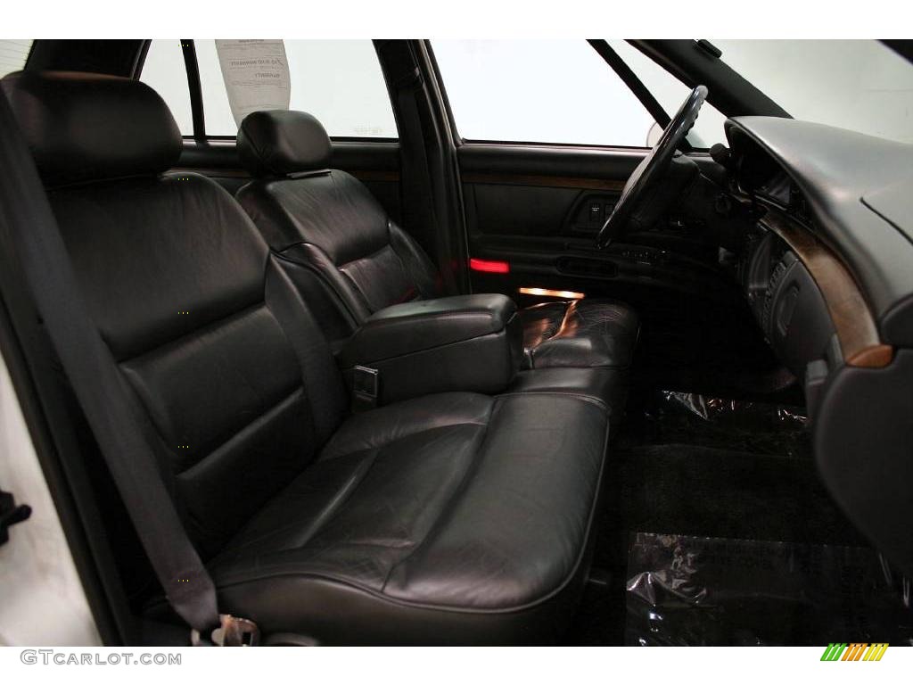 Black Interior 1995 Oldsmobile Ninety-Eight Elite Photo #24563288