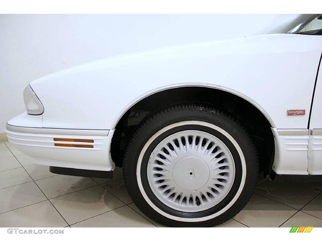 1995 Oldsmobile Ninety-Eight Elite Wheel Photos