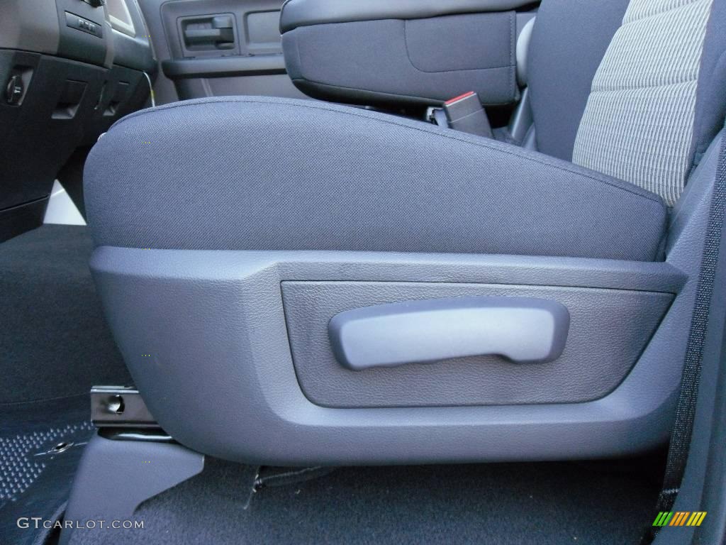 2010 Ram 1500 ST Quad Cab 4x4 - Mineral Gray Metallic / Dark Slate/Medium Graystone photo #10