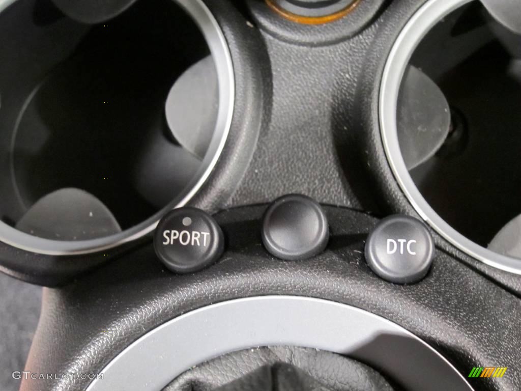 2010 Cooper Camden 50th Anniversary Hardtop - White Silver Metallic / Camden Tech White Leather/Carbon Black photo #29