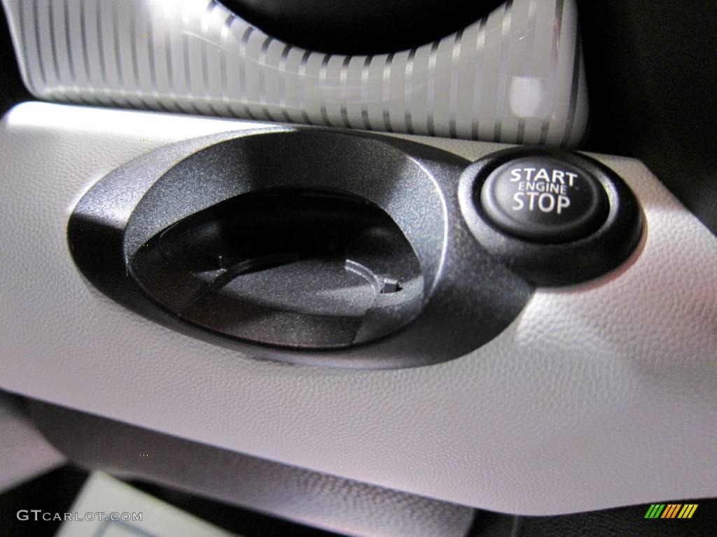 2010 Cooper Camden 50th Anniversary Hardtop - White Silver Metallic / Camden Tech White Leather/Carbon Black photo #40