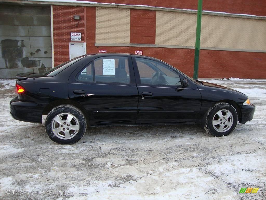 2002 Cavalier LS Sedan - Black / Graphite photo #5