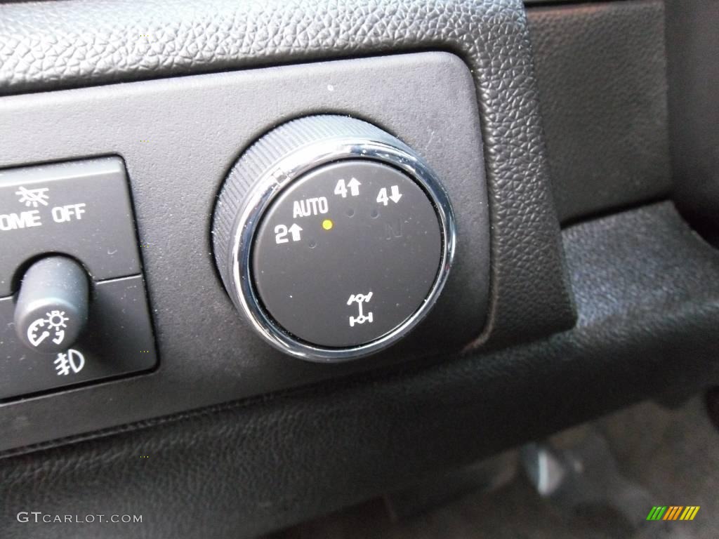 2008 Suburban 1500 LTZ 4x4 - Black / Ebony photo #9