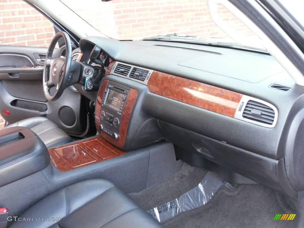 2008 Suburban 1500 LTZ 4x4 - Black / Ebony photo #15