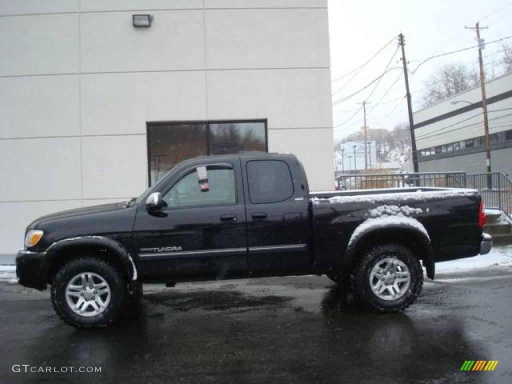 2006 Tundra SR5 Access Cab 4x4 - Black / Light Charcoal photo #1