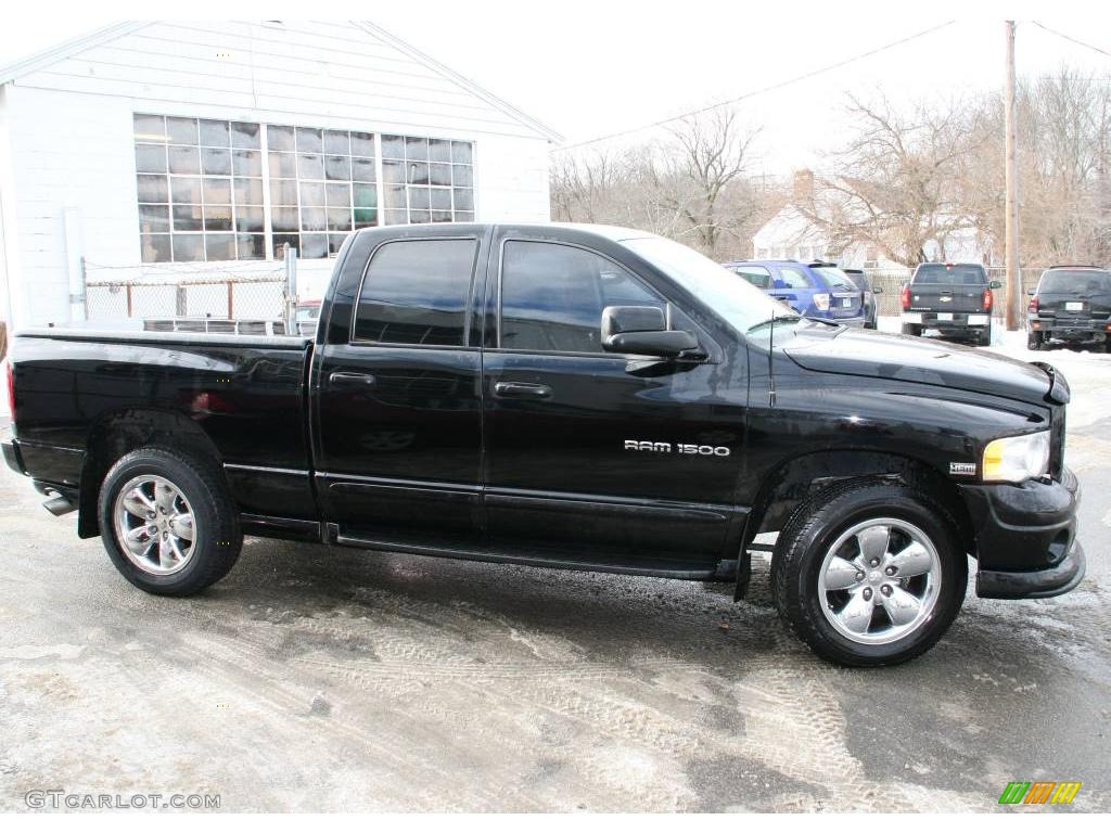 2004 Ram 1500 SLT Quad Cab 4x4 - Black / Dark Slate Gray photo #4