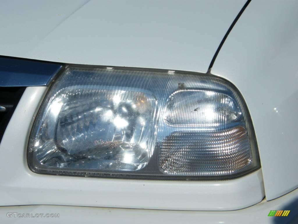 2003 XL7 Touring - White Pearl / Gray photo #9