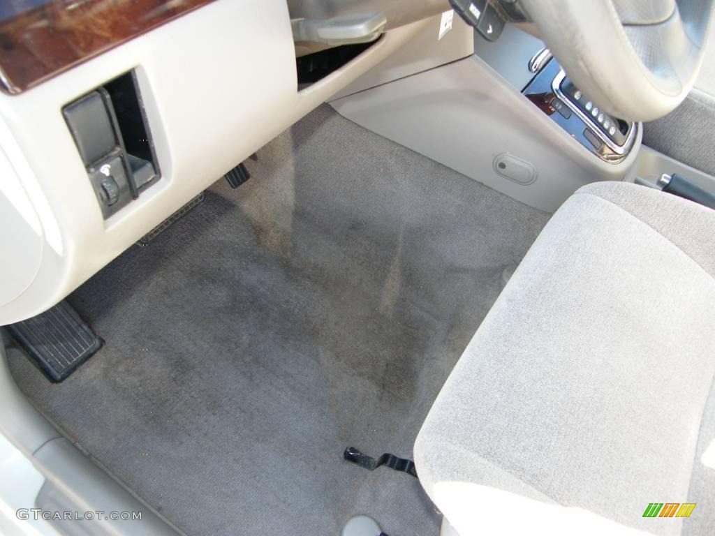 2003 XL7 Touring - White Pearl / Gray photo #16