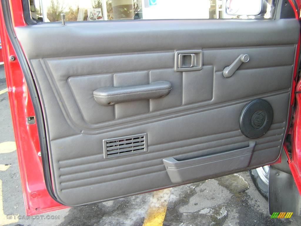 1992 Hardbody Truck Regular Cab 4x4 - Aztec Red / Gray photo #11