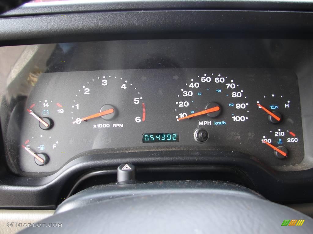 2004 Wrangler Sahara 4x4 - Light Khaki Metallic / Khaki photo #36