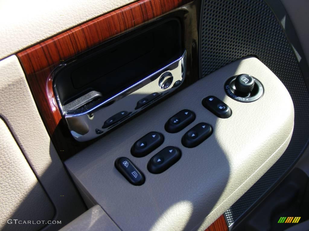 2008 F150 Lariat SuperCrew - Dark Blue Pearl Metallic / Tan photo #35