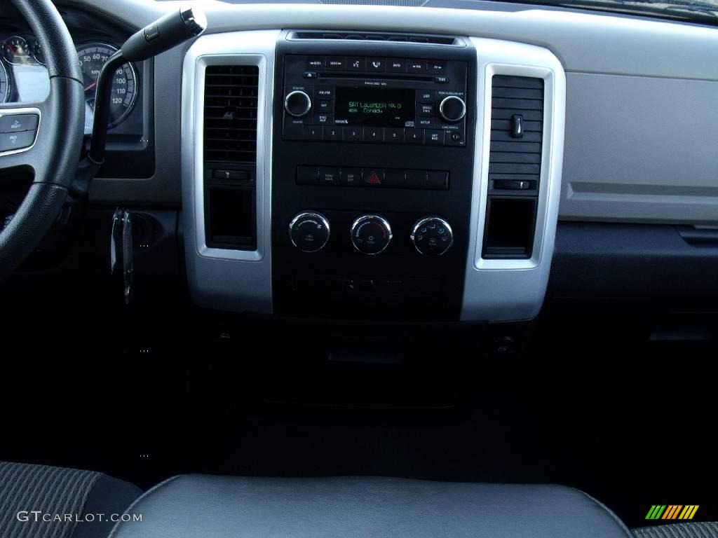 2009 Ram 1500 SLT Quad Cab - Mineral Gray Metallic / Dark Slate/Medium Graystone photo #22