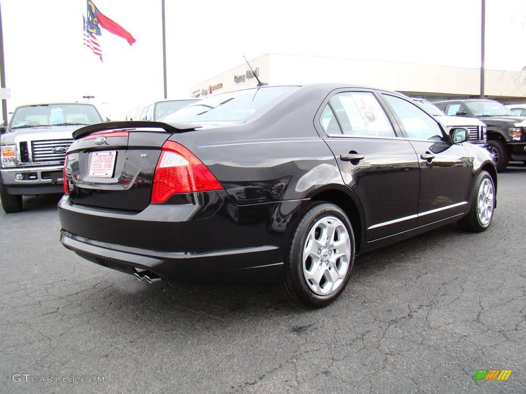 2010 Fusion SE - Tuxedo Black Metallic / Medium Light Stone photo #3