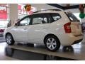 2009 Clear White Kia Rondo LX  photo #4