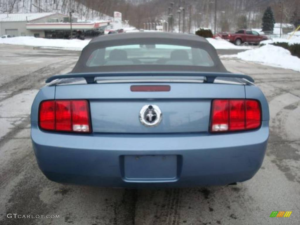 2006 Mustang V6 Deluxe Convertible - Windveil Blue Metallic / Light Graphite photo #3