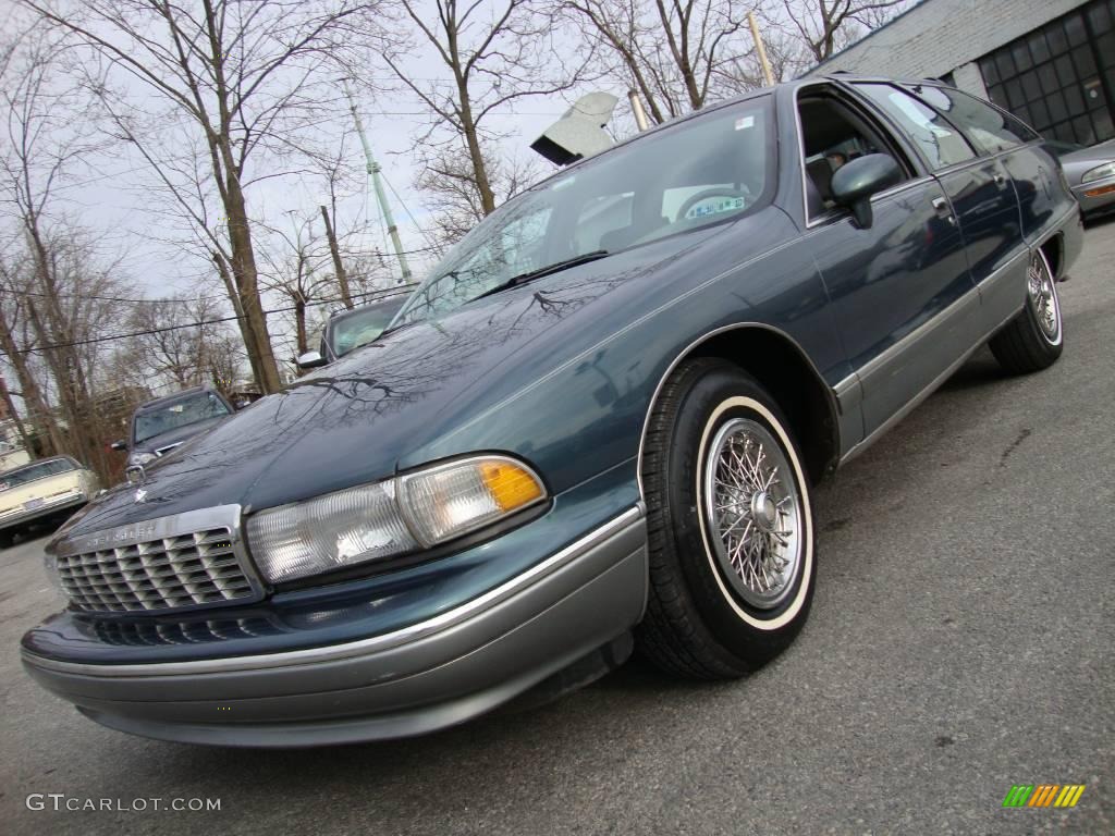 1994 Caprice Wagon - Medium Adriatic Blue Metallic / Gray photo #2