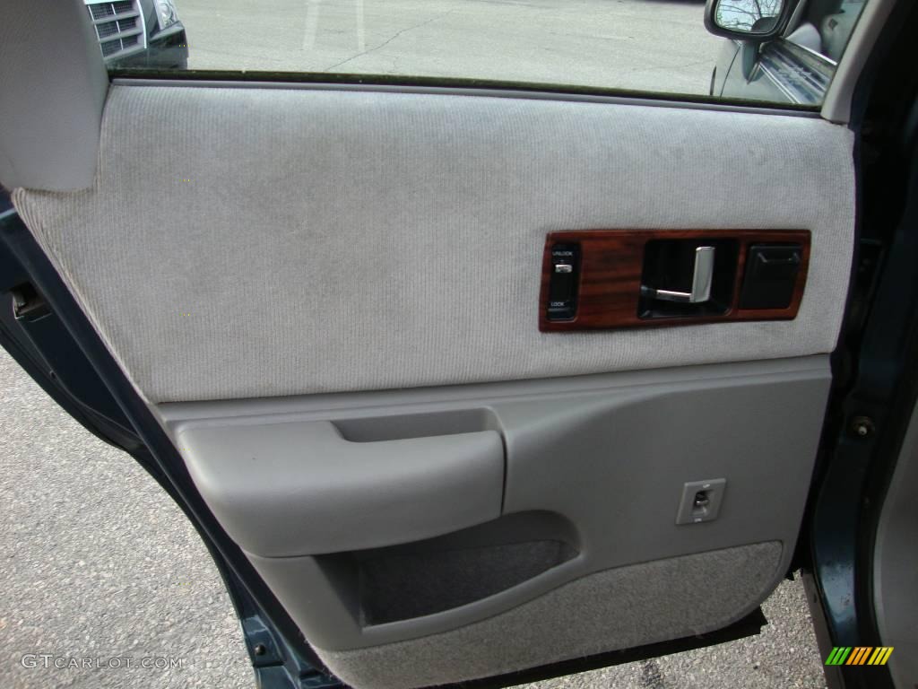 1994 Caprice Wagon - Medium Adriatic Blue Metallic / Gray photo #22