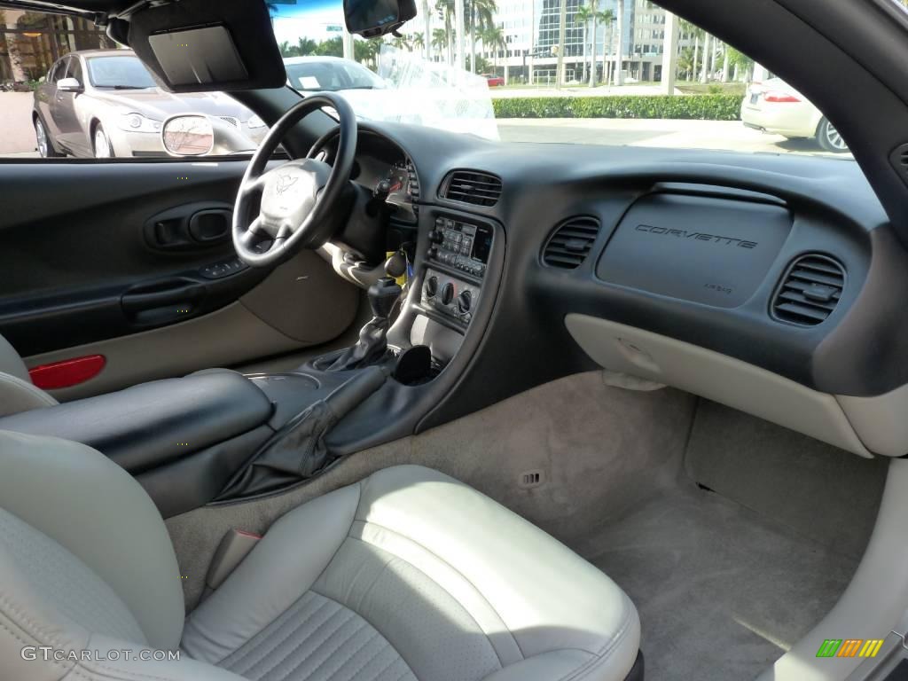 2000 Corvette Convertible - Light Pewter Metallic / Light Oak photo #21