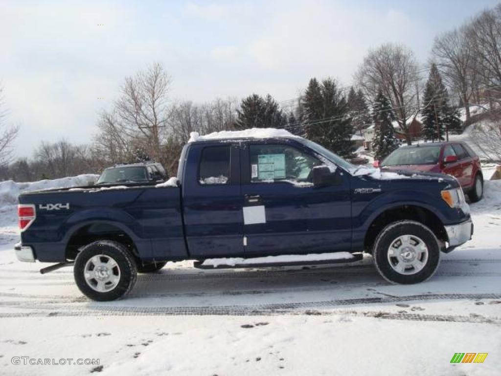 2010 F150 STX SuperCab 4x4 - Dark Blue Pearl Metallic / Medium Stone photo #2