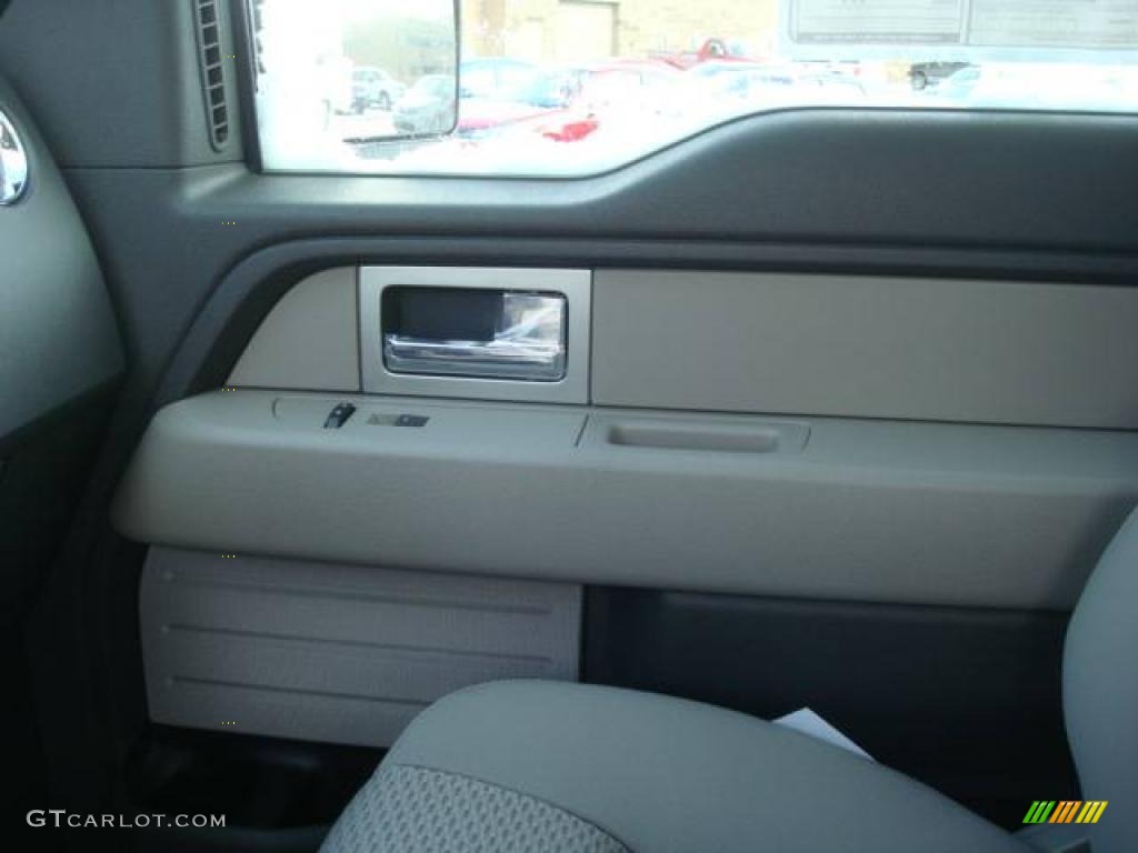 2010 F150 STX SuperCab 4x4 - Dark Blue Pearl Metallic / Medium Stone photo #16