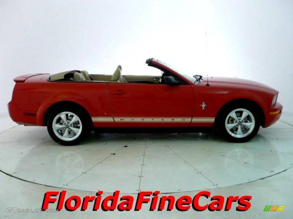 2007 Mustang V6 Deluxe Convertible - Torch Red / Light Graphite photo #4