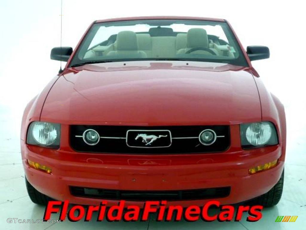 2007 Mustang V6 Deluxe Convertible - Torch Red / Light Graphite photo #5