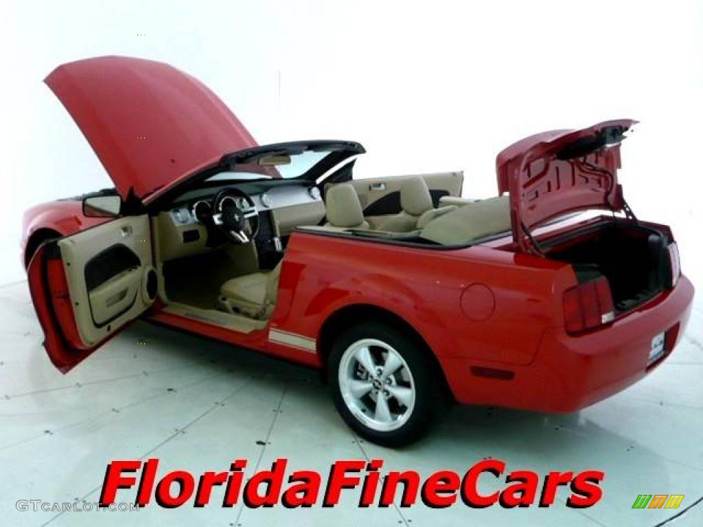 2007 Mustang V6 Deluxe Convertible - Torch Red / Light Graphite photo #8
