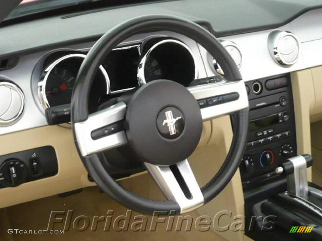 2007 Mustang V6 Deluxe Convertible - Torch Red / Light Graphite photo #16