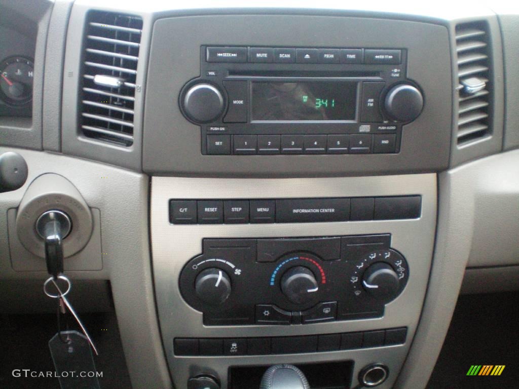 2005 Grand Cherokee Laredo 4x4 - Deep Beryl Green Pearl / Khaki photo #5
