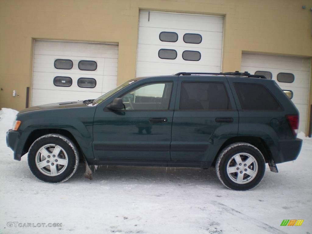 2005 Grand Cherokee Laredo 4x4 - Deep Beryl Green Pearl / Khaki photo #6