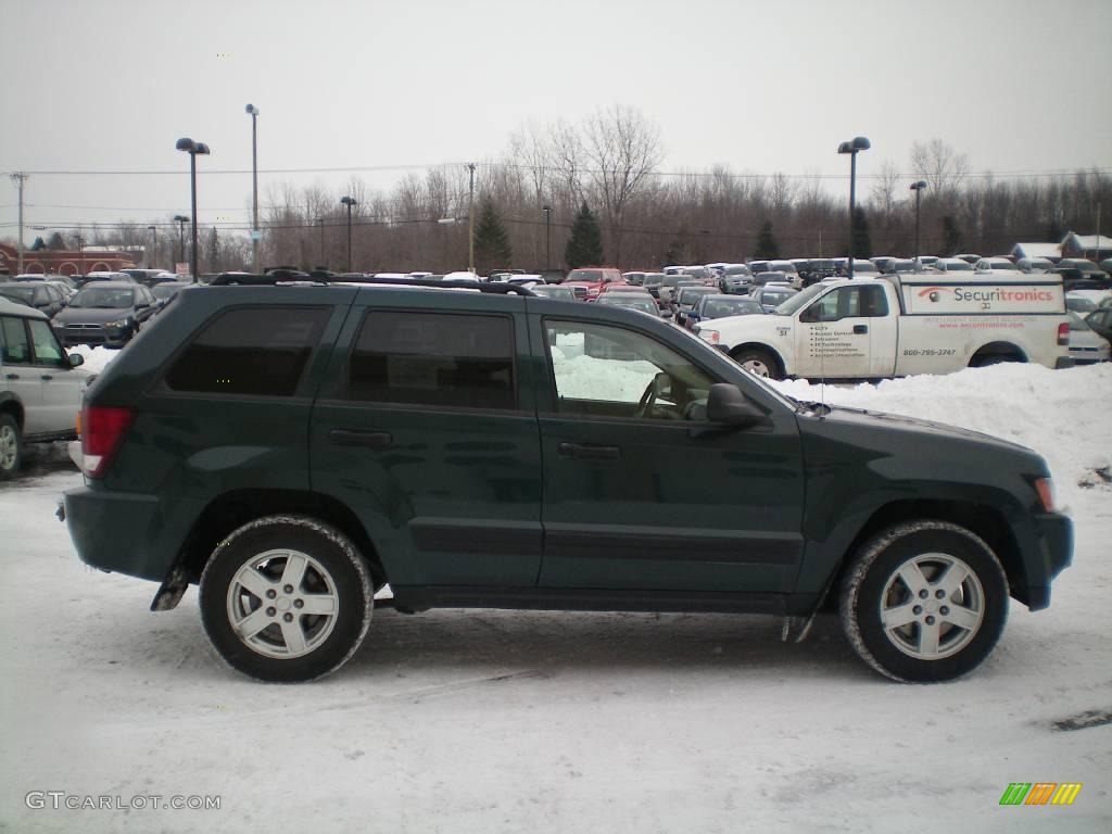 2005 Grand Cherokee Laredo 4x4 - Deep Beryl Green Pearl / Khaki photo #10
