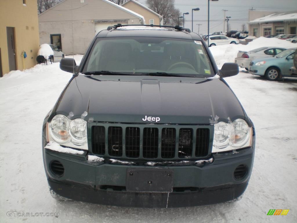 2005 Grand Cherokee Laredo 4x4 - Deep Beryl Green Pearl / Khaki photo #12