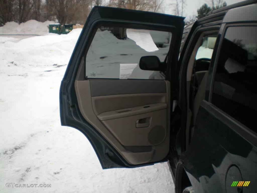 2005 Grand Cherokee Laredo 4x4 - Deep Beryl Green Pearl / Khaki photo #14