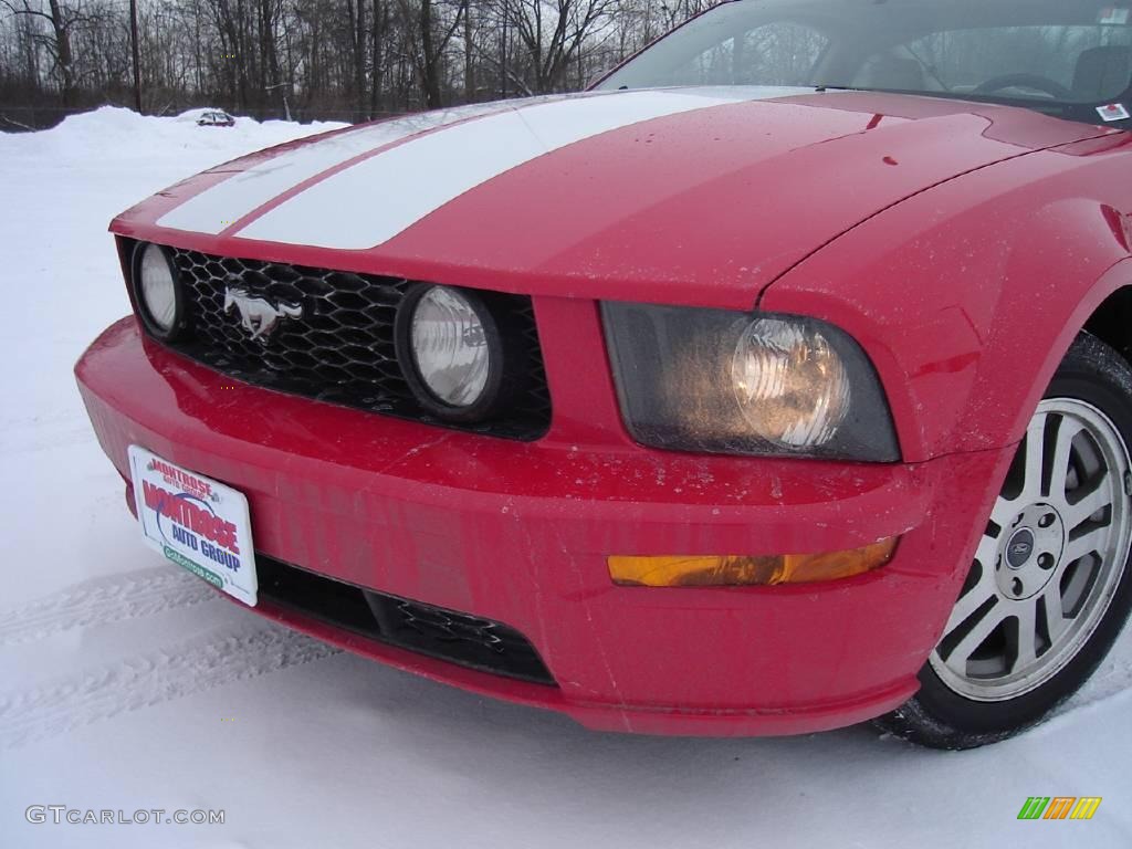 2005 Mustang GT Premium Coupe - Torch Red / Medium Parchment photo #9
