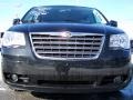 2009 Brilliant Black Crystal Pearl Chrysler Town & Country Touring  photo #2