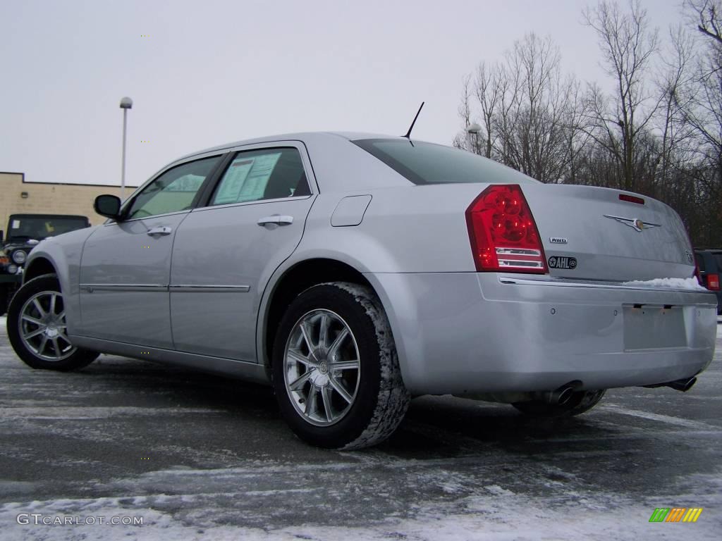 2008 300 C HEMI AWD - Bright Silver Metallic / Dark Slate Gray photo #4