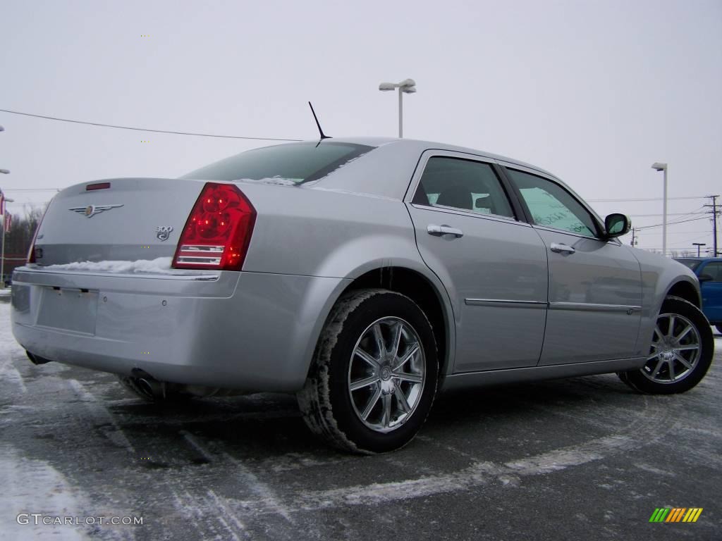 2008 300 C HEMI AWD - Bright Silver Metallic / Dark Slate Gray photo #7