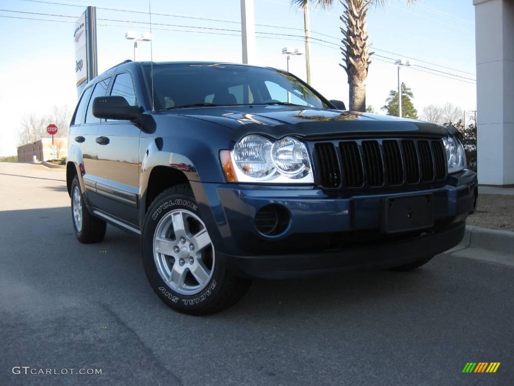 2006 Grand Cherokee Laredo - Midnight Blue Pearl / Medium Slate Gray photo #1