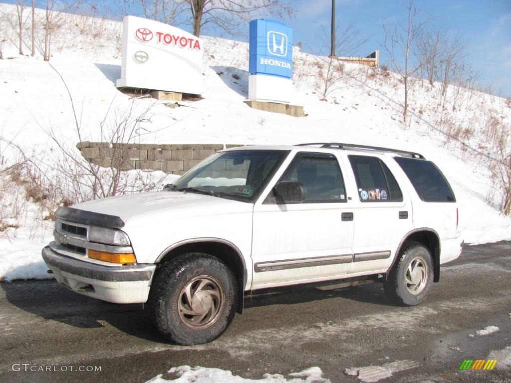 2000 Blazer LT 4x4 - Summit White / Beige photo #1