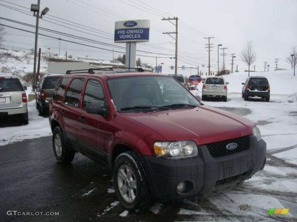 2005 Escape XLT V6 4WD - Redfire Metallic / Medium/Dark Flint Grey photo #1