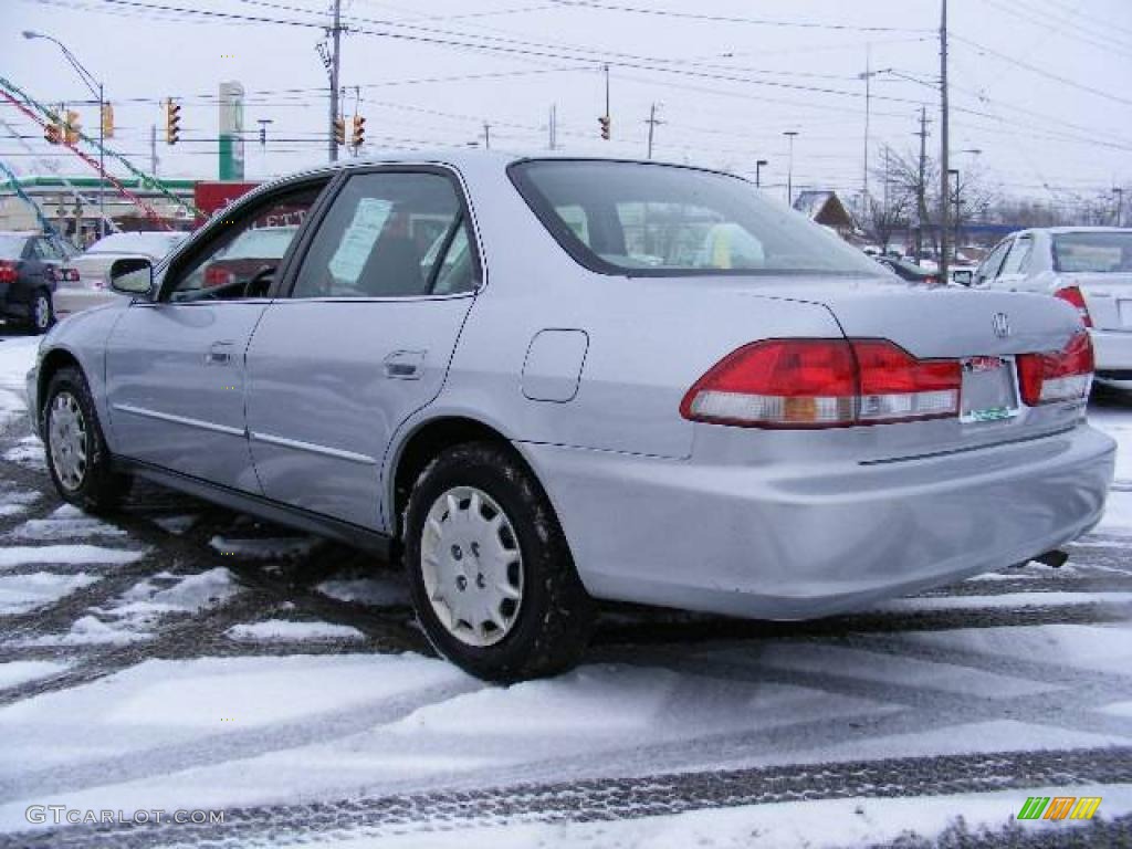 2002 Accord LX Sedan - Satin Silver Metallic / Quartz Gray photo #3