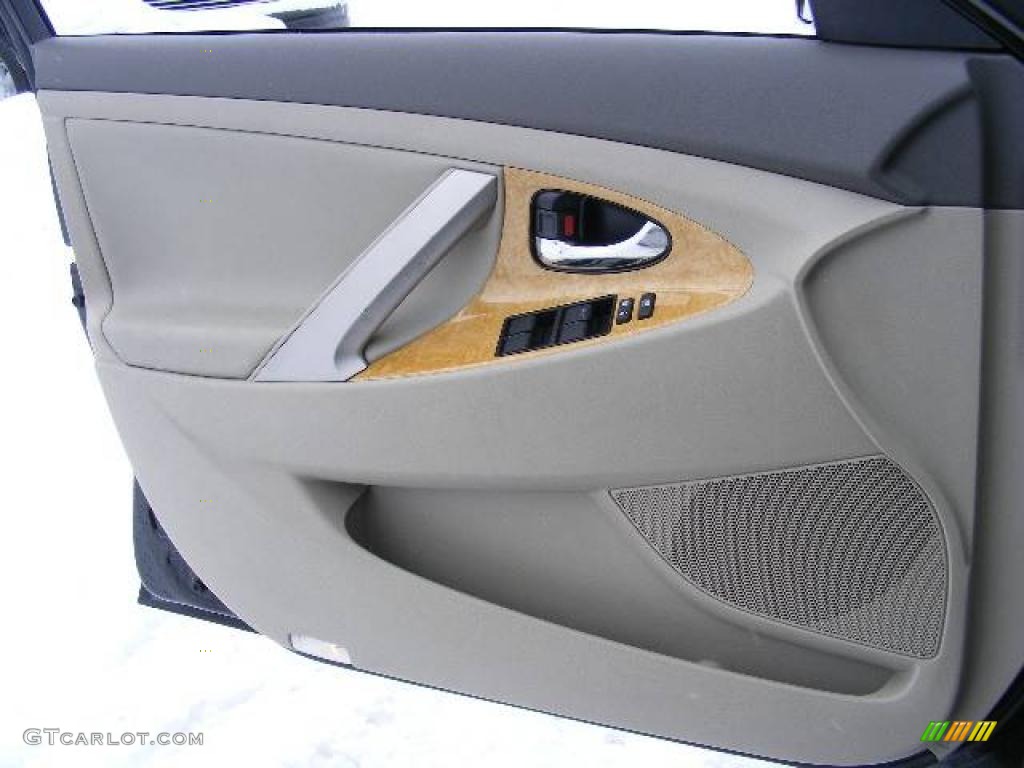 2007 Camry XLE V6 - Black / Bisque photo #23