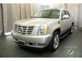 Quicksilver - Escalade EXT AWD Photo No. 1