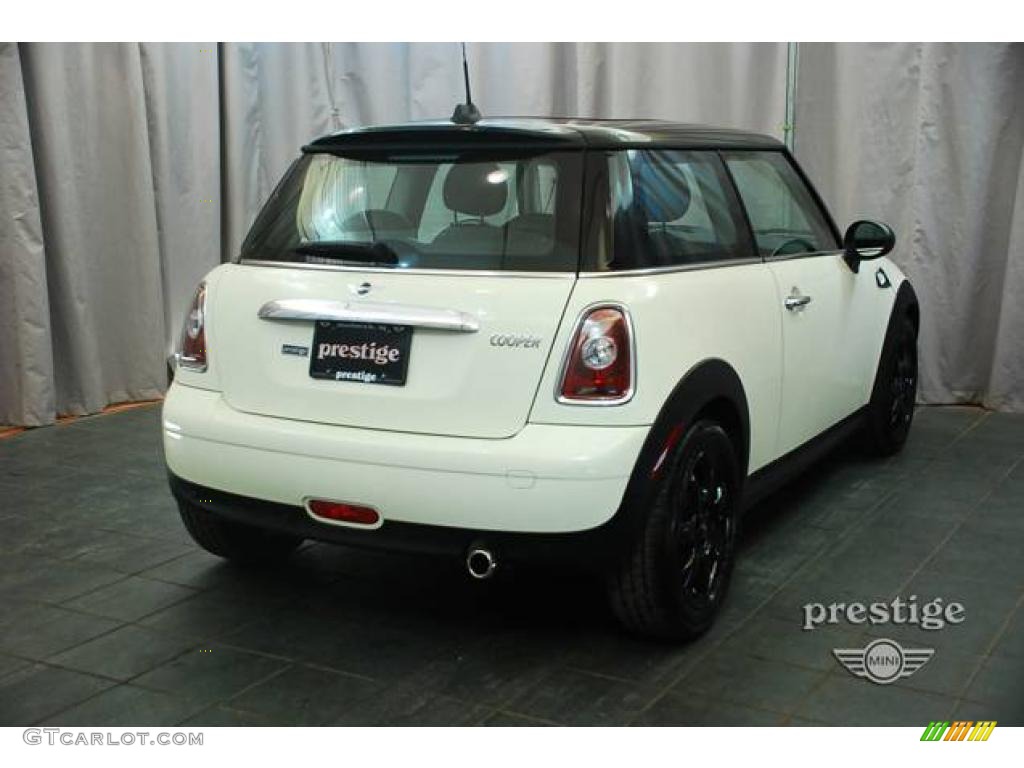 2009 Cooper Hardtop - Pepper White / Lounge Carbon Black Leather photo #4